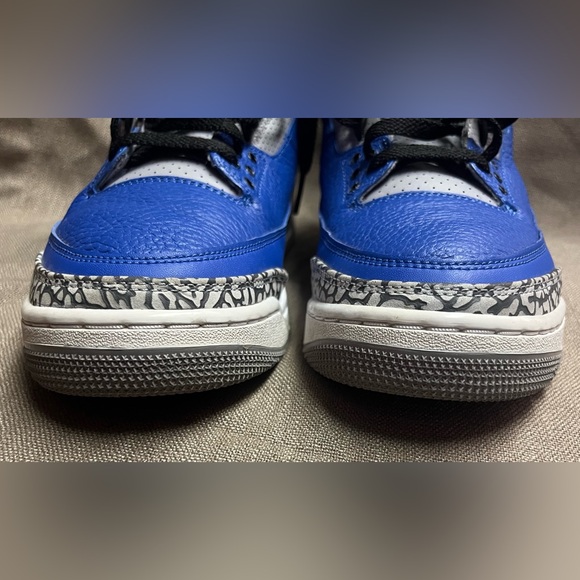 Jordan 3 Retro - Varsity Royal Cement - Picture 5 of 11
